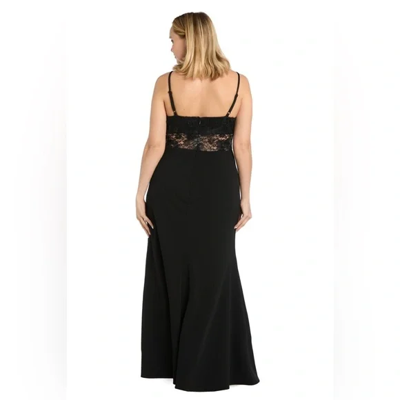 Plus Dress 🖤 - Picture 7 of 11